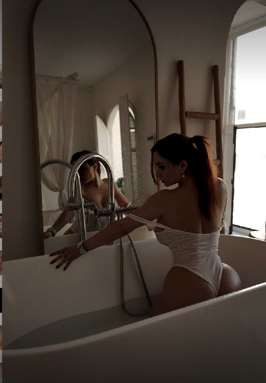 A playful frame from Miranda Faith nude — online in Athens